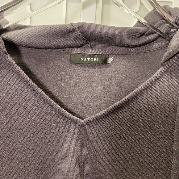 Natori Large Fuji Hooded V-Neck lounge top in Dark Charcoal - Picture 2 of 5